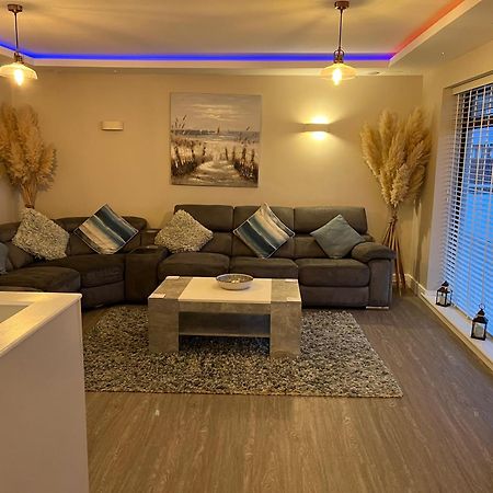 3 Bedroom Deganwy Sea View Beach House Ll31 Bagian luar foto