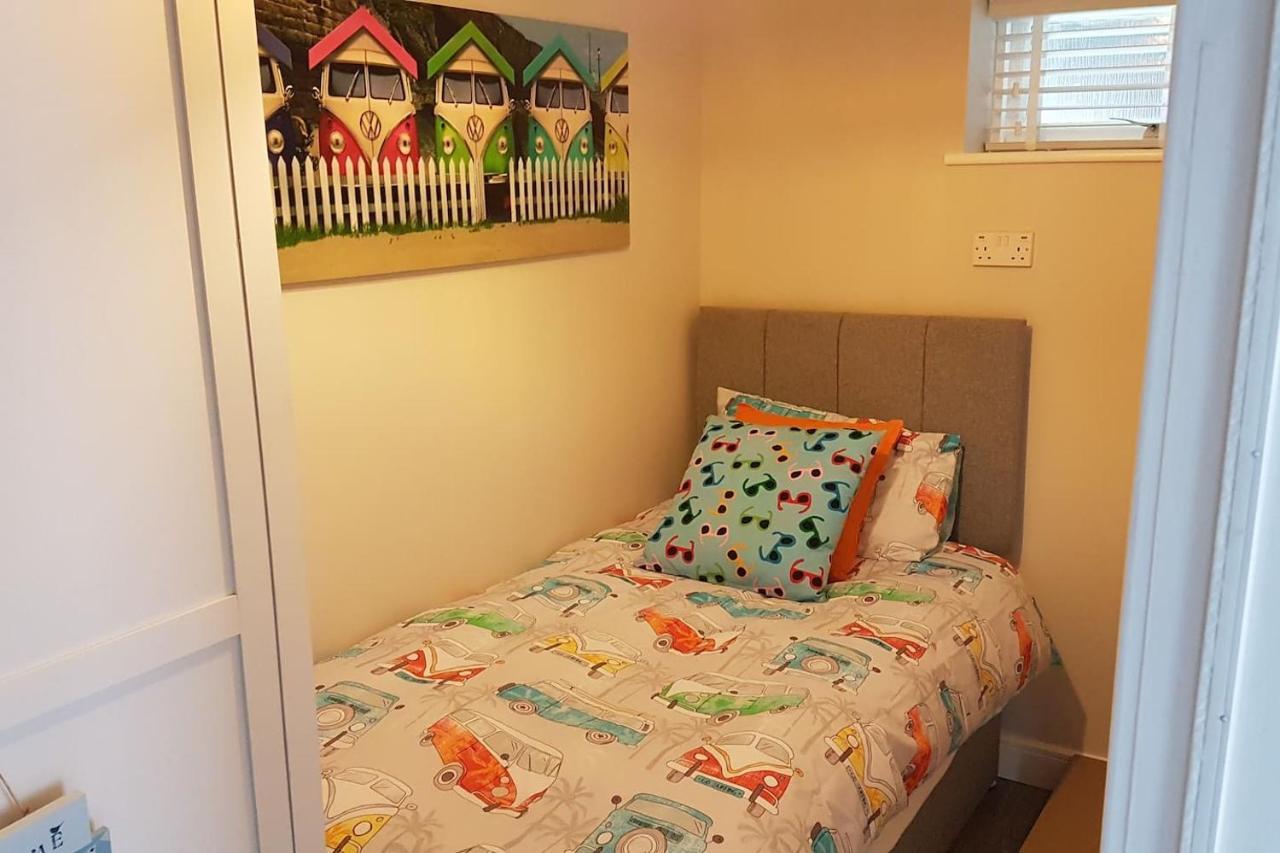 3 Bedroom Deganwy Sea View Beach House Ll31 Bagian luar foto