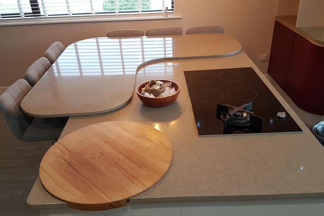 3 Bedroom Deganwy Sea View Beach House Ll31 Bagian luar foto