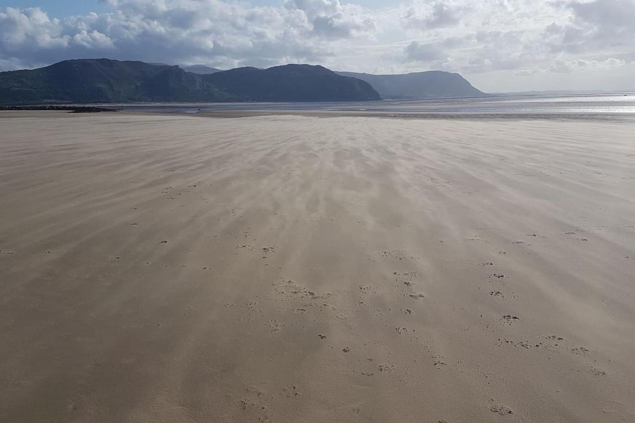 3 Bedroom Deganwy Sea View Beach House Ll31 Bagian luar foto