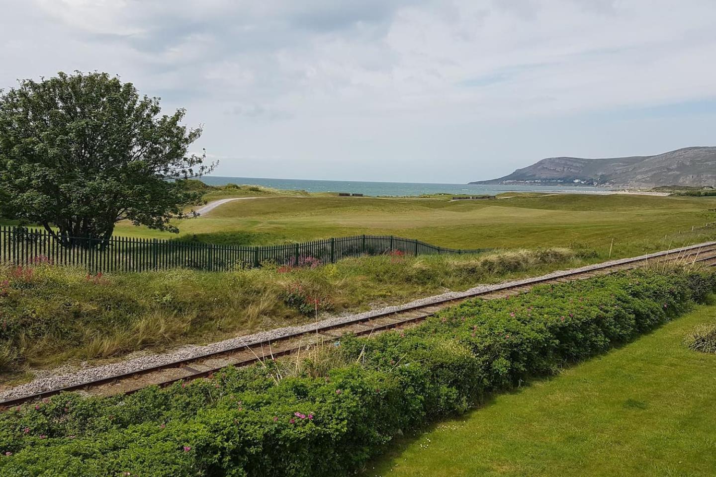 3 Bedroom Deganwy Sea View Beach House Ll31 Bagian luar foto