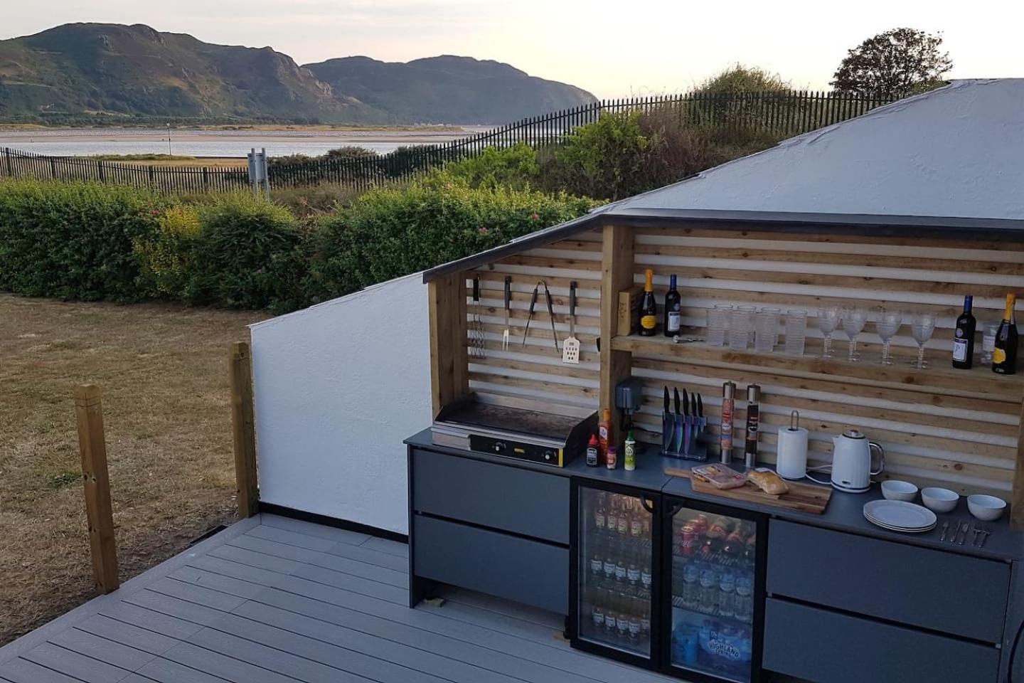 3 Bedroom Deganwy Sea View Beach House Ll31 Bagian luar foto