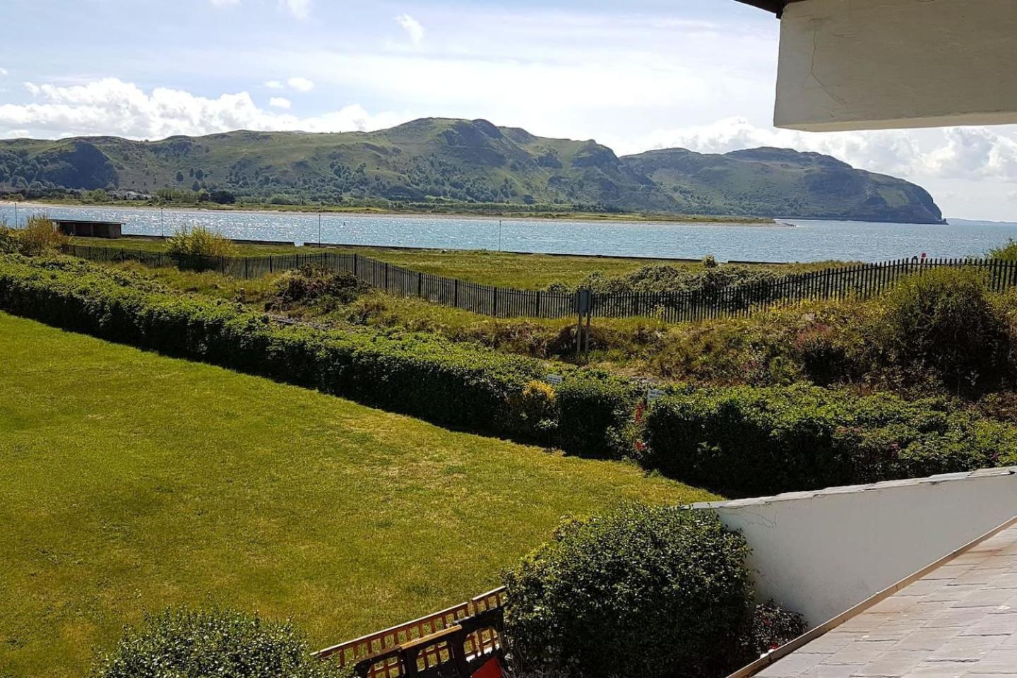 3 Bedroom Deganwy Sea View Beach House Ll31 Bagian luar foto