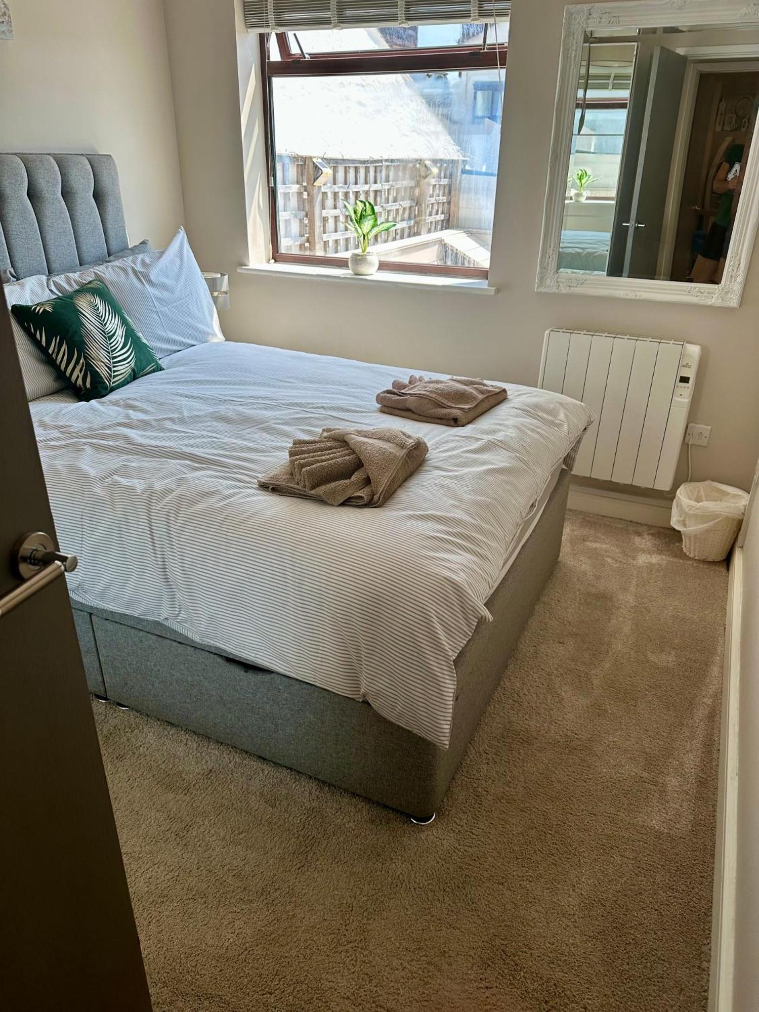 3 Bedroom Deganwy Sea View Beach House Ll31 Bagian luar foto