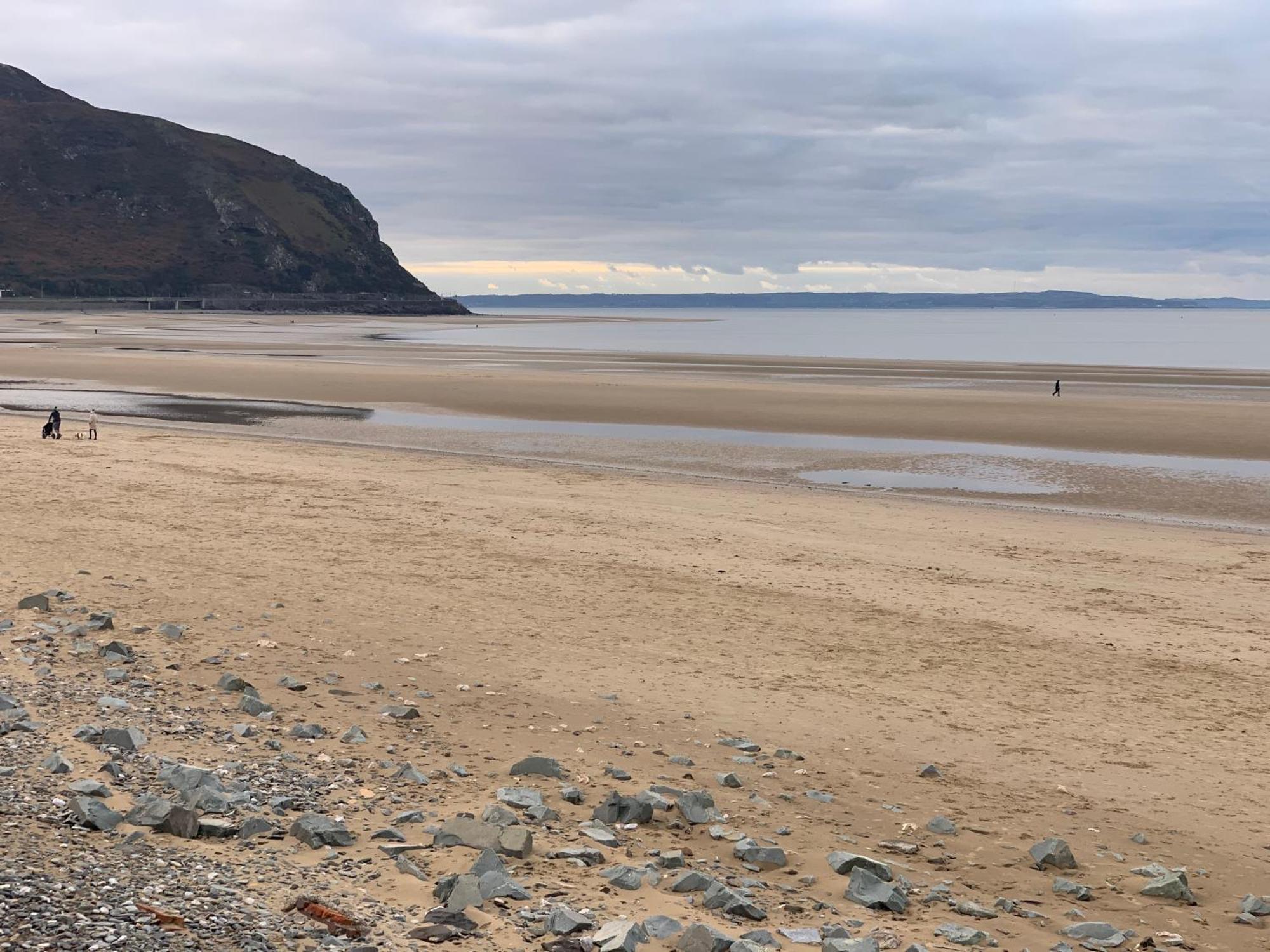 3 Bedroom Deganwy Sea View Beach House Ll31 Bagian luar foto