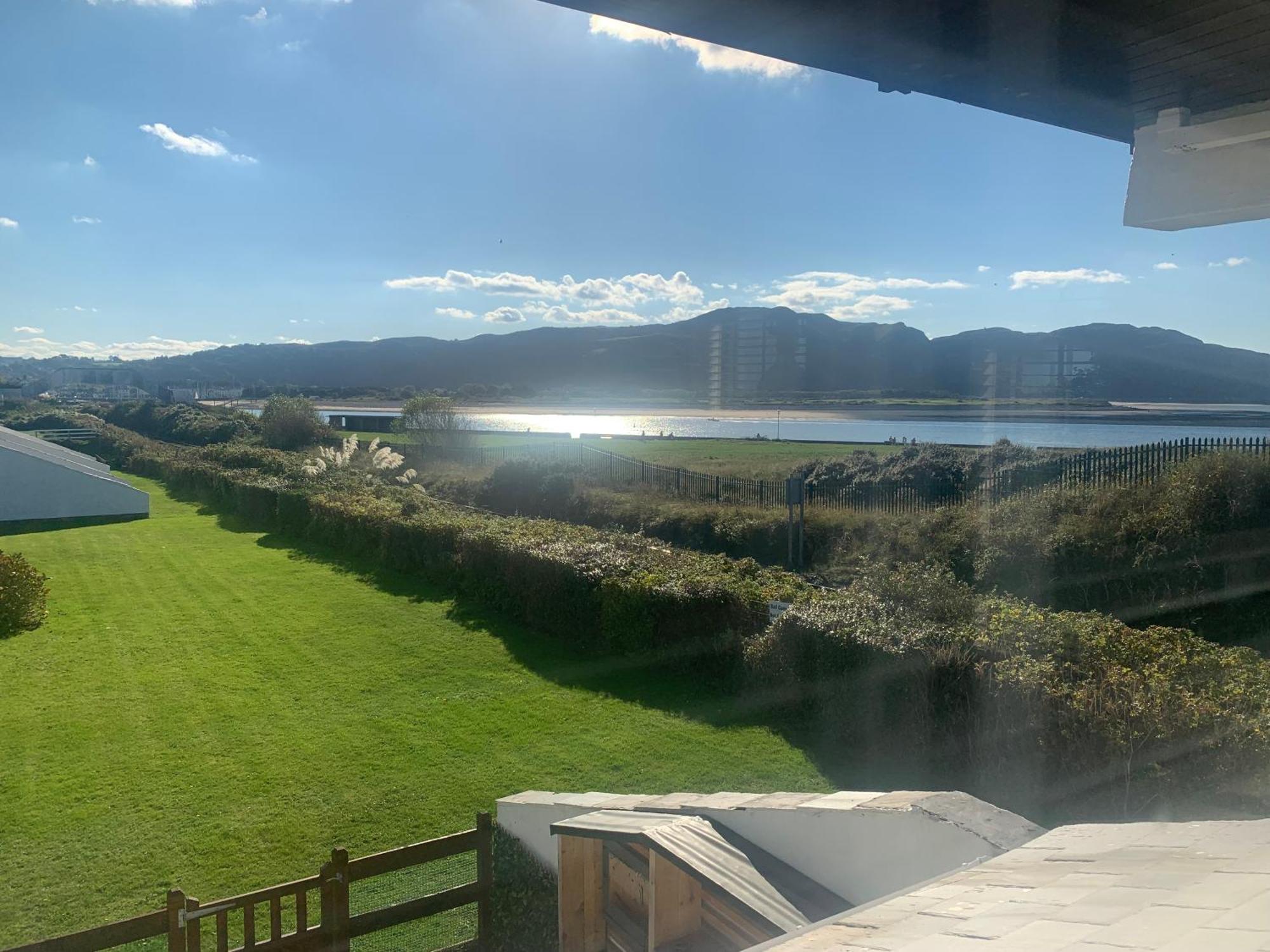 3 Bedroom Deganwy Sea View Beach House Ll31 Bagian luar foto